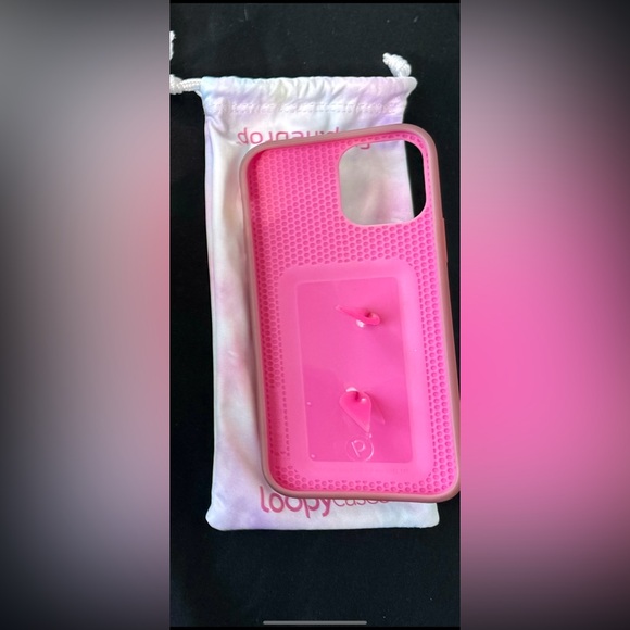 iPhone 12/12 Pro Righty Loopy Case - Picture 3 of 3